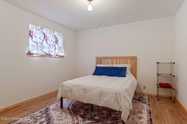 1198 Mountain View Dr, Sandpoint, ID 83864