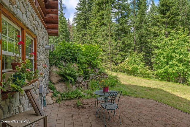 1198 Mountain View Dr, Sandpoint, ID 83864