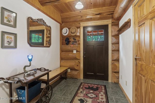 1198 Mountain View Dr, Sandpoint, ID 83864