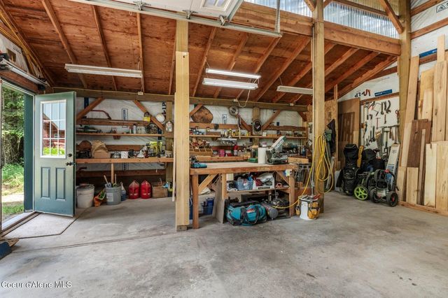 1198 Mountain View Dr, Sandpoint, ID 83864