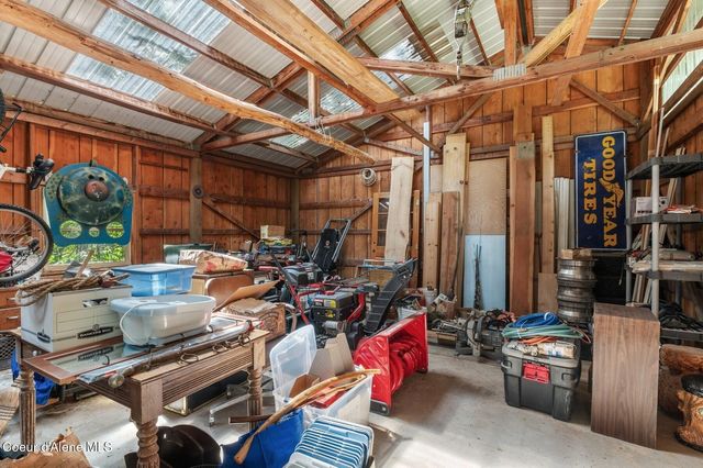 1198 Mountain View Dr, Sandpoint, ID 83864