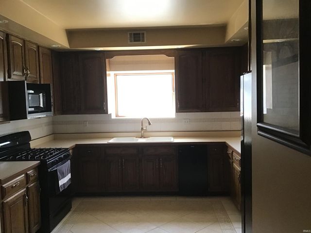 103 E Washington Street, Winamac, IN 46996