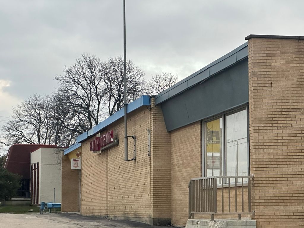 1724-A N Rand Road, Palatine, IL 60067