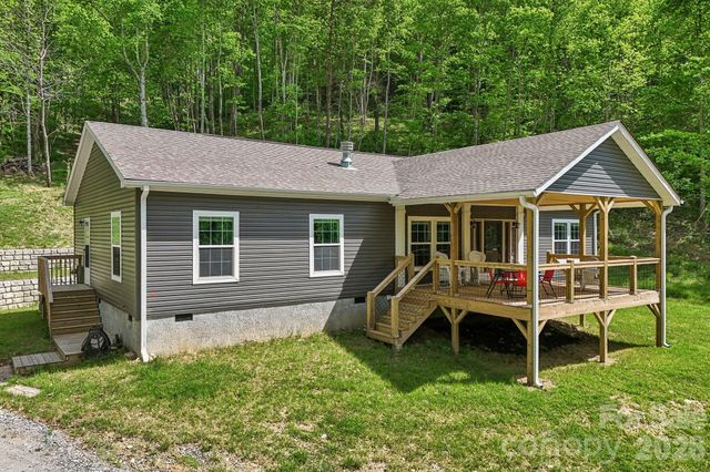 590 Willow Lane, Marshall, NC 28753