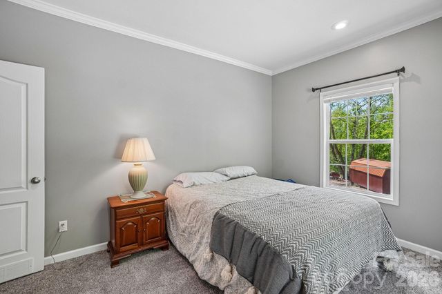590 Willow Lane, Marshall, NC 28753