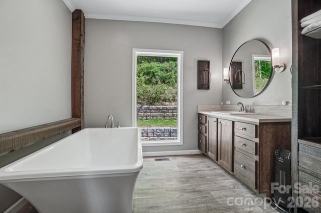 590 Willow Lane, Marshall, NC 28753