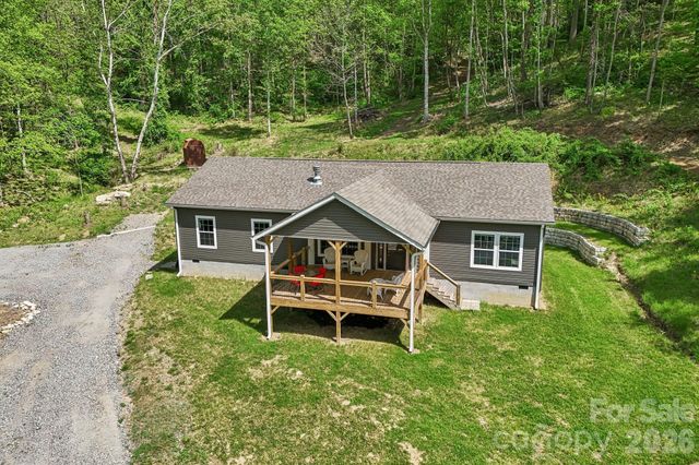 590 Willow Lane, Marshall, NC 28753