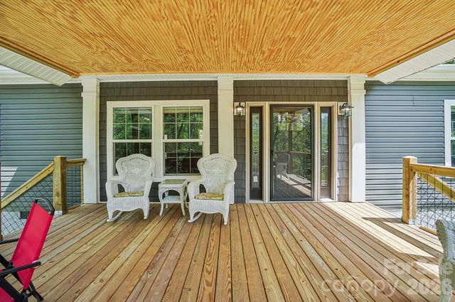 590 Willow Lane, Marshall, NC 28753
