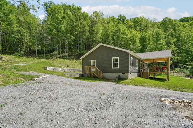 590 Willow Lane, Marshall, NC 28753