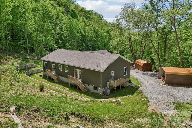 590 Willow Lane, Marshall, NC 28753