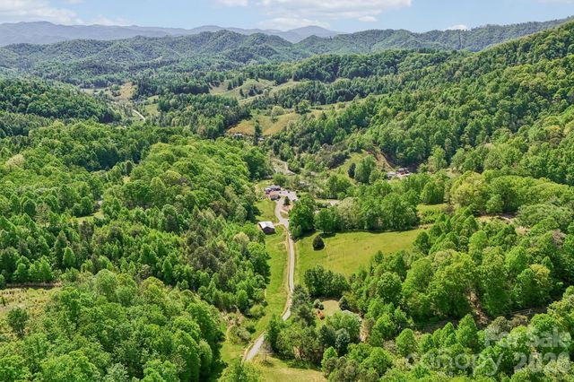 590 Willow Lane, Marshall, NC 28753