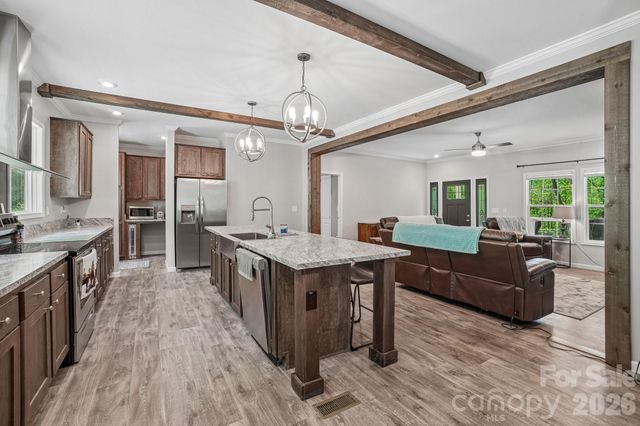 590 Willow Lane, Marshall, NC 28753