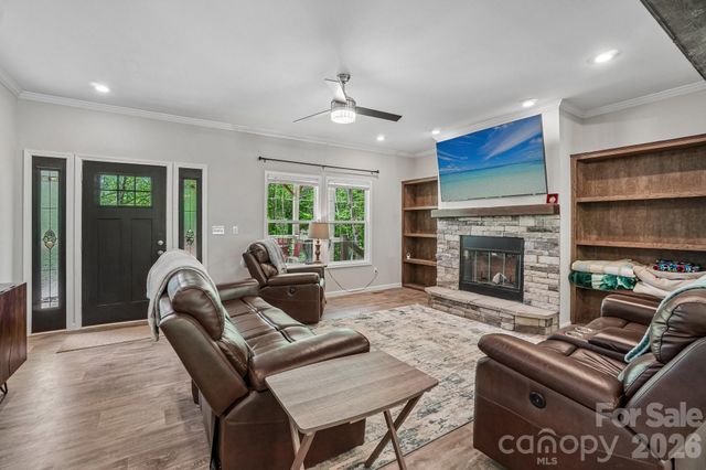 590 Willow Lane, Marshall, NC 28753