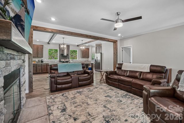 590 Willow Lane, Marshall, NC 28753