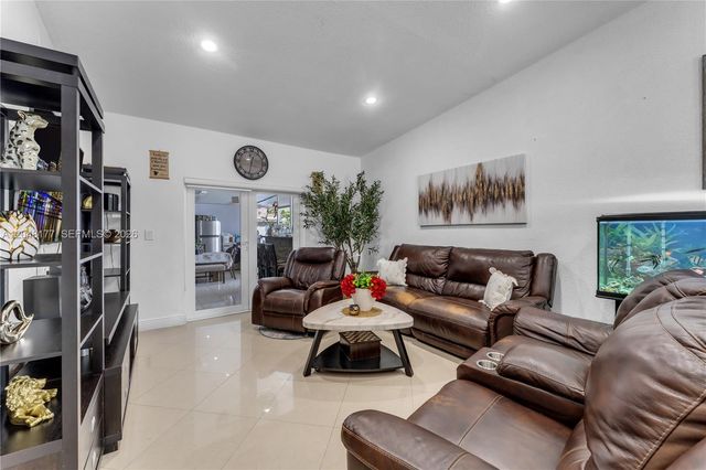 25808 SW 127th Ct Cir, Homestead, FL 33032