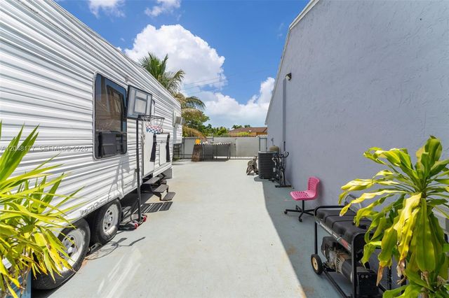 25808 SW 127th Ct Cir, Homestead, FL 33032