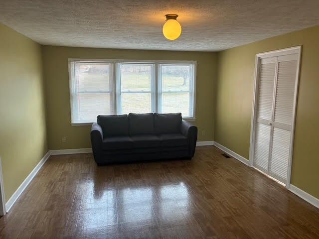 135 Beechwood Ave, Cornersville, TN 37047