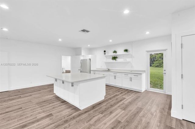 101 El Dorado Parkway, Plantation, FL 33317
