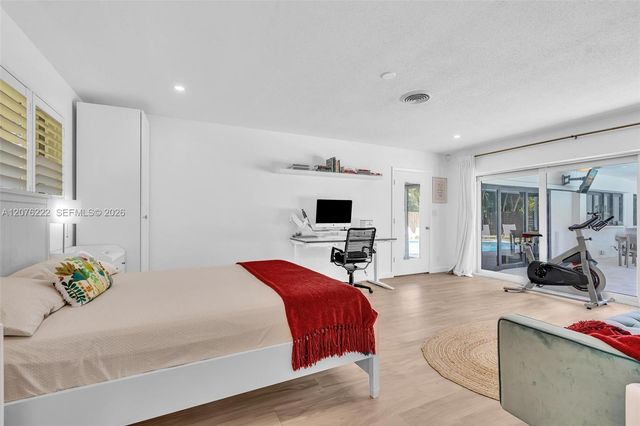 101 El Dorado Parkway, Plantation, FL 33317