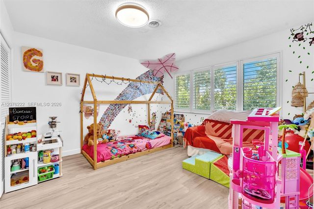 101 El Dorado Parkway, Plantation, FL 33317