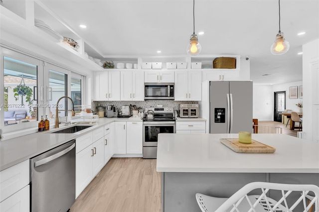 101 El Dorado Parkway, Plantation, FL 33317