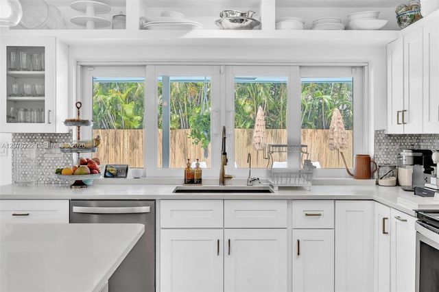 101 El Dorado Parkway, Plantation, FL 33317