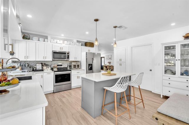 101 El Dorado Parkway, Plantation, FL 33317