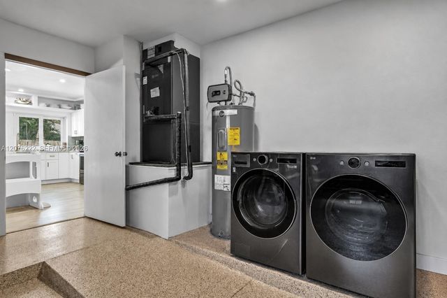 101 El Dorado Parkway, Plantation, FL 33317