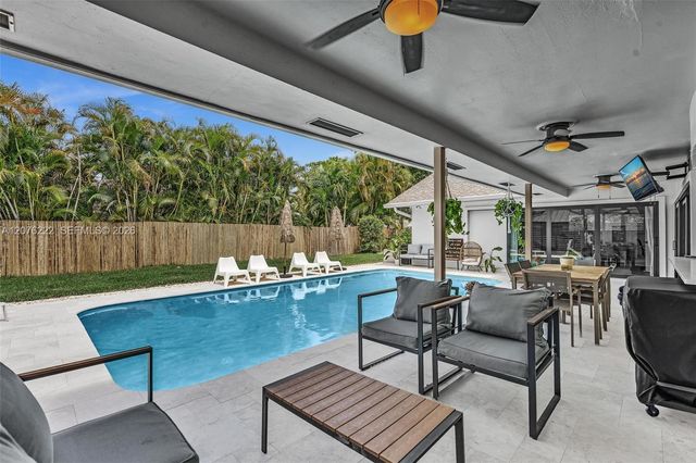 101 El Dorado Parkway, Plantation, FL 33317