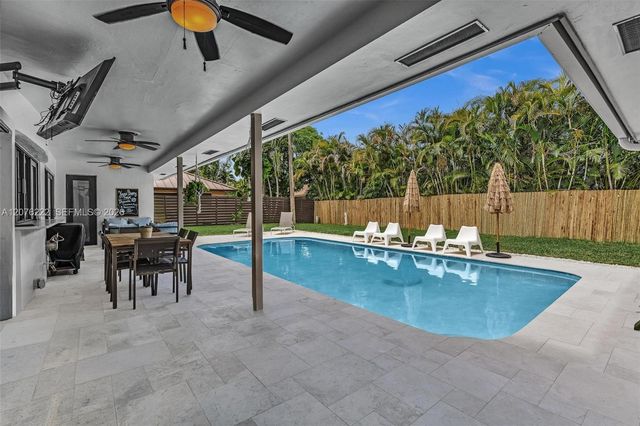 101 El Dorado Parkway, Plantation, FL 33317