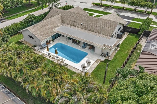 101 El Dorado Parkway, Plantation, FL 33317