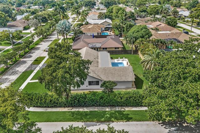 101 El Dorado Parkway, Plantation, FL 33317