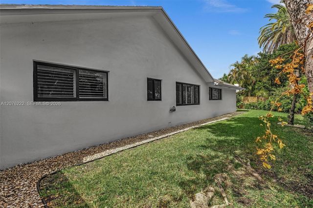 101 El Dorado Parkway, Plantation, FL 33317