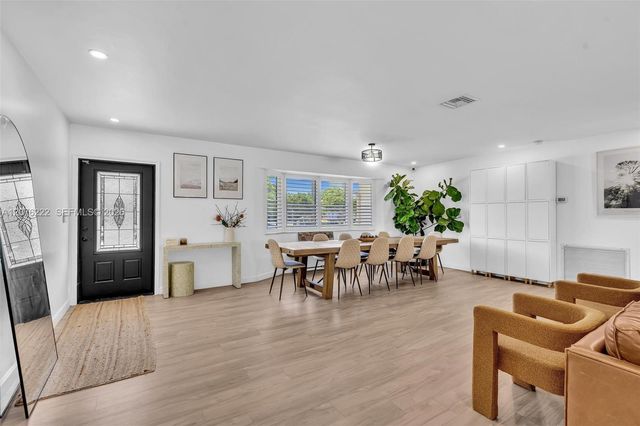 101 El Dorado Parkway, Plantation, FL 33317