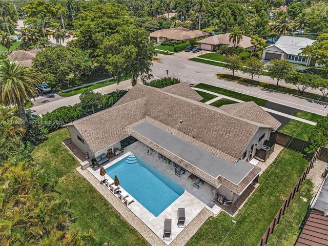 101 El Dorado Parkway, Plantation, FL 33317