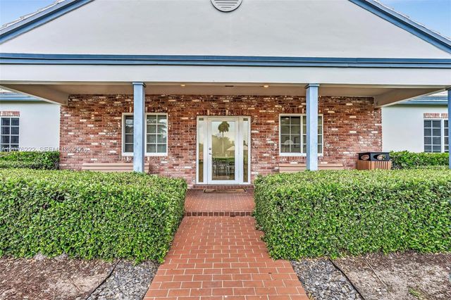 101 El Dorado Parkway, Plantation, FL 33317