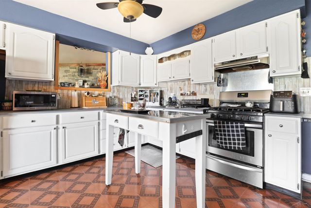 585 Evergreen Lane, Saginaw, MI 48604