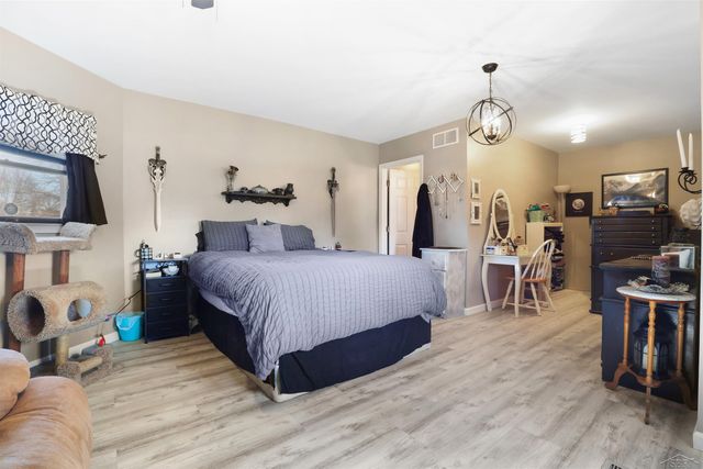 585 Evergreen Lane, Saginaw, MI 48604