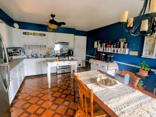 585 Evergreen Lane, Saginaw, MI 48604