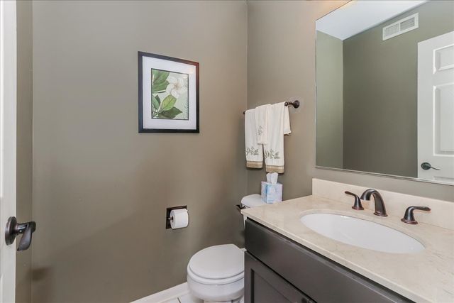 1521 Brittania Way, Roselle, IL 60172