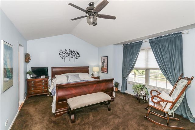 1521 Brittania Way, Roselle, IL 60172