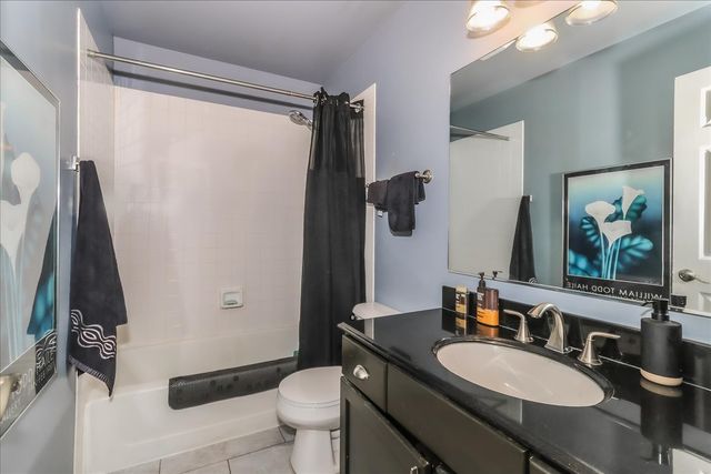 1521 Brittania Way, Roselle, IL 60172
