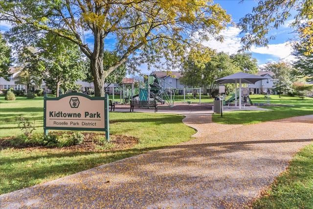 1521 Brittania Way, Roselle, IL 60172