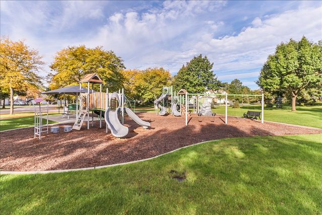 1521 Brittania Way, Roselle, IL 60172