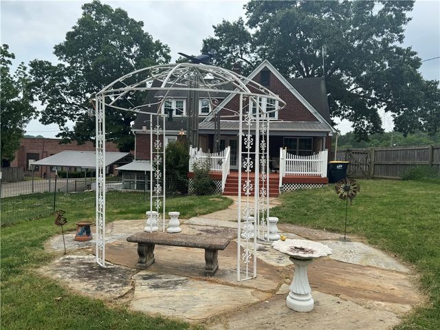 523 W Stephenson Avenue, Harrison, AR 72601