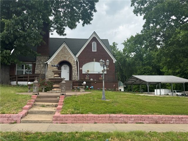 523 W Stephenson Avenue, Harrison, AR 72601
