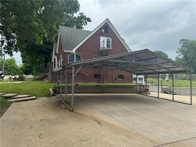 523 W Stephenson Avenue, Harrison, AR 72601
