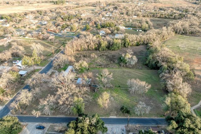 Lot 3 E Alamo ST, Elgin, TX 78621