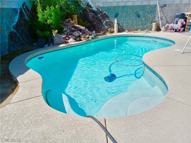 1911 Red Sand Court, Henderson, NV 89002