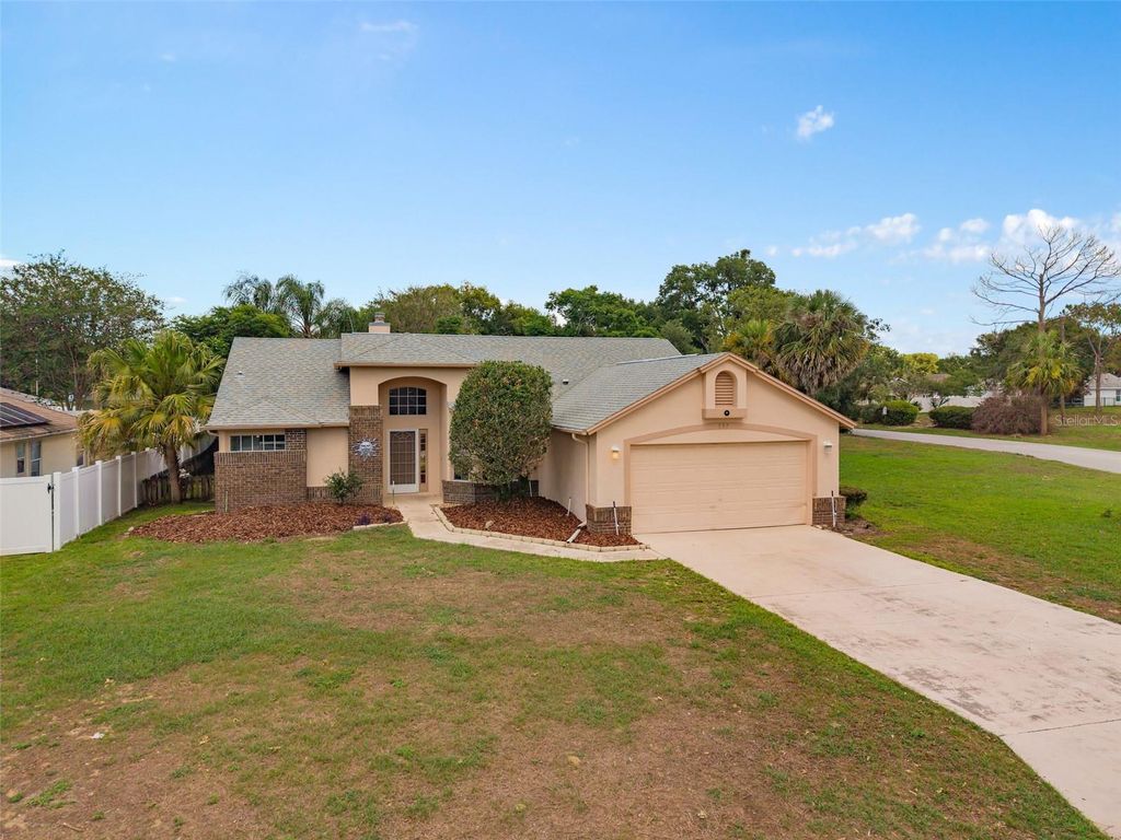 137 MADRONA DRIVE, Eustis, FL 32726
